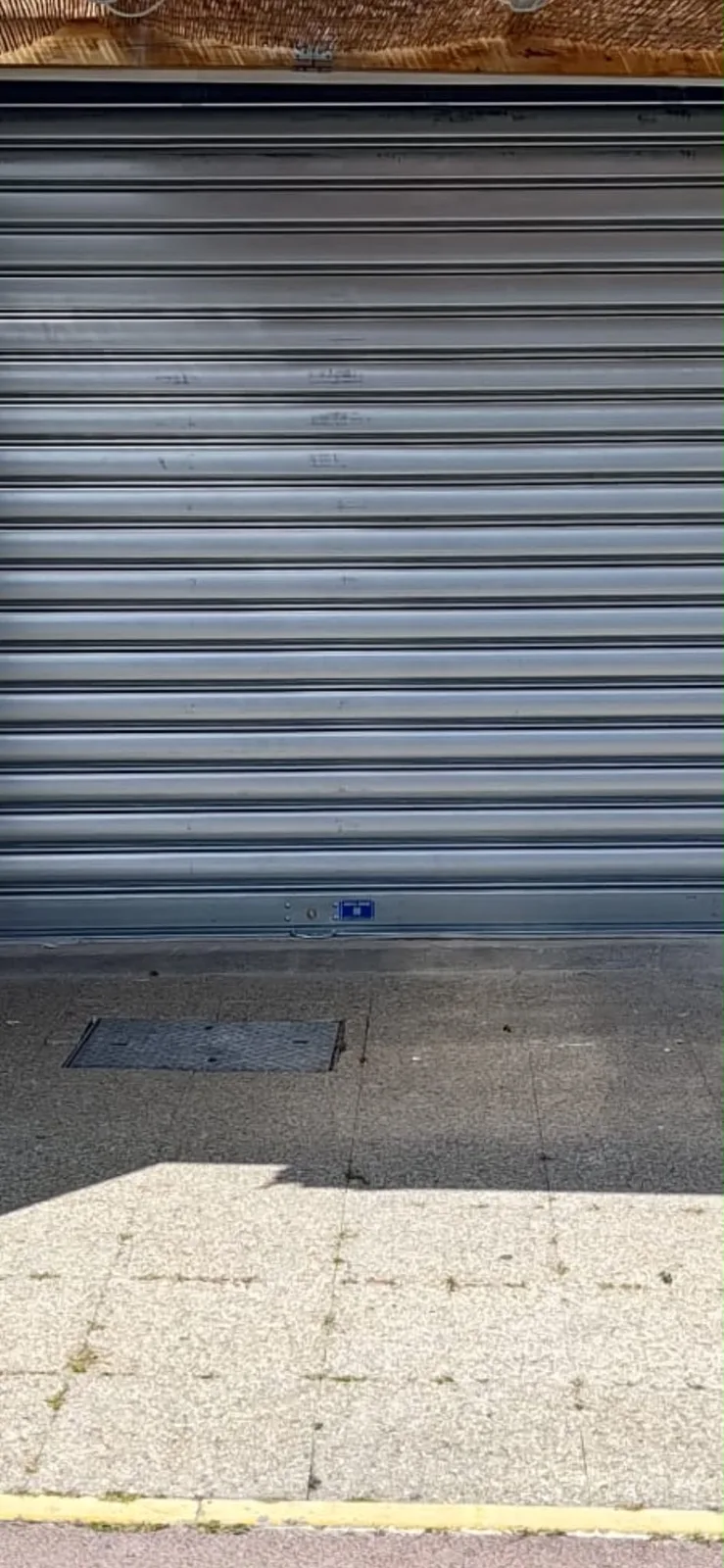 Installation et pose de rideau métallique à Marseille 4